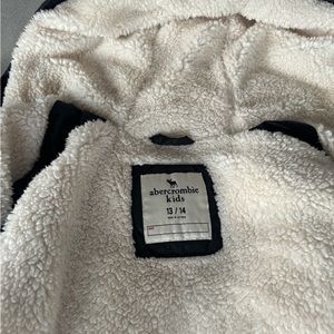 Black puffer coat - Abercrombie